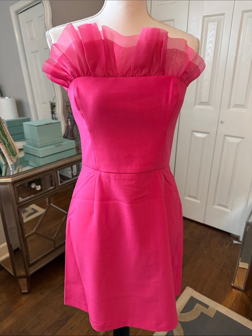 French Connection Fuchsia Party Dress w/ Ruffled Organza Neckline 6 NWT ❤️
